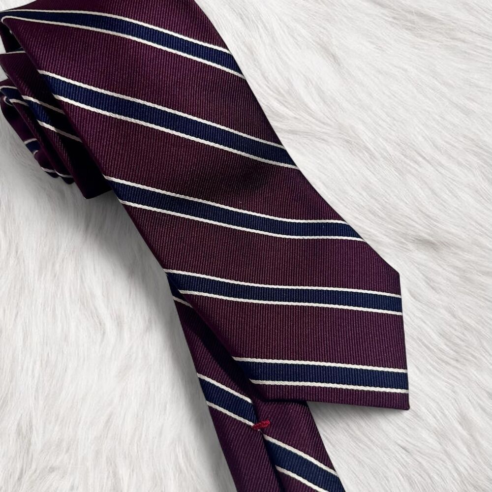 Tommy Hilfiger 100% silk Old Money burgundy striped tie Classic Preppy Necktie